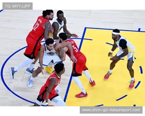 勇士内线卡位到位，篮板保护很干净